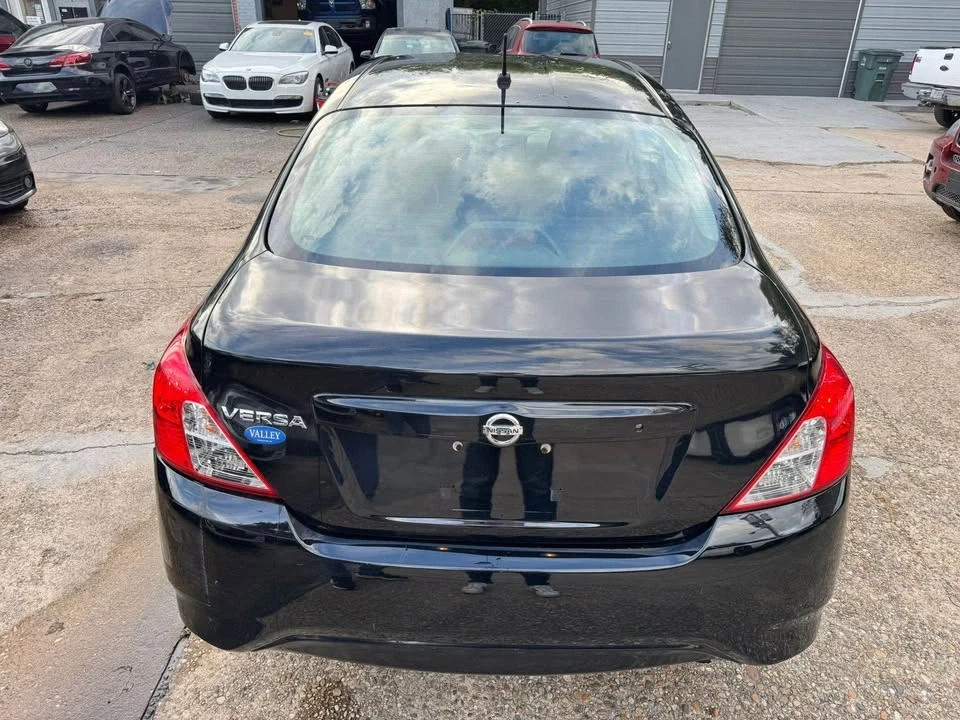 2018 Nissan Versa - Image 8 of 10