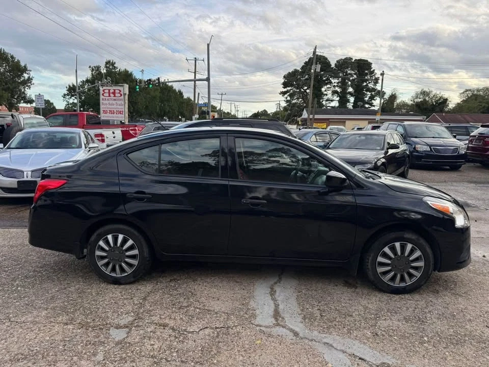 2018 Nissan Versa - Image 4 of 10