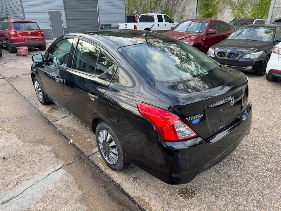 2018 Nissan Versa - Image 9 of 10