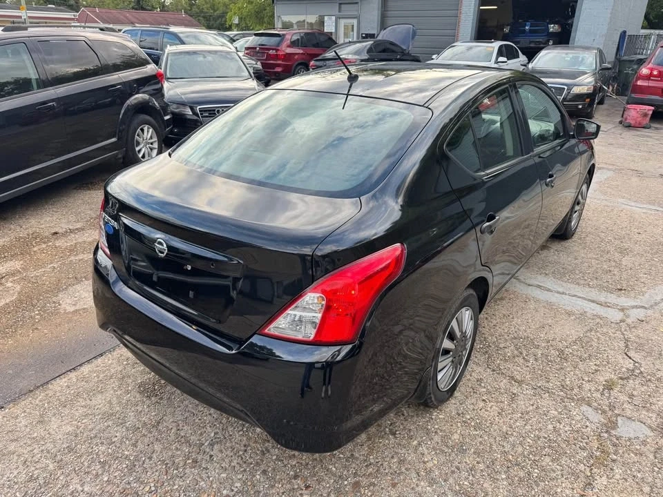 2018 Nissan Versa - Image 8 of 10