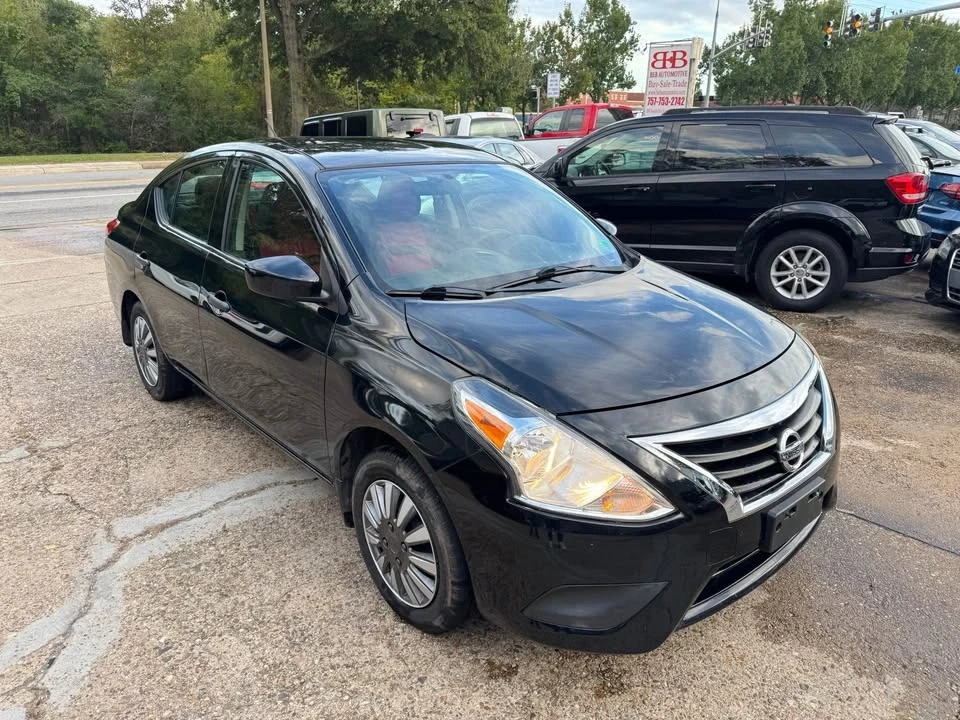2018 Nissan Versa - Image 6 of 10