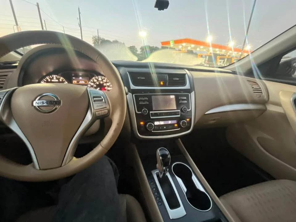 2018 Nissan Altima 5th Gen - Image 16 of 17