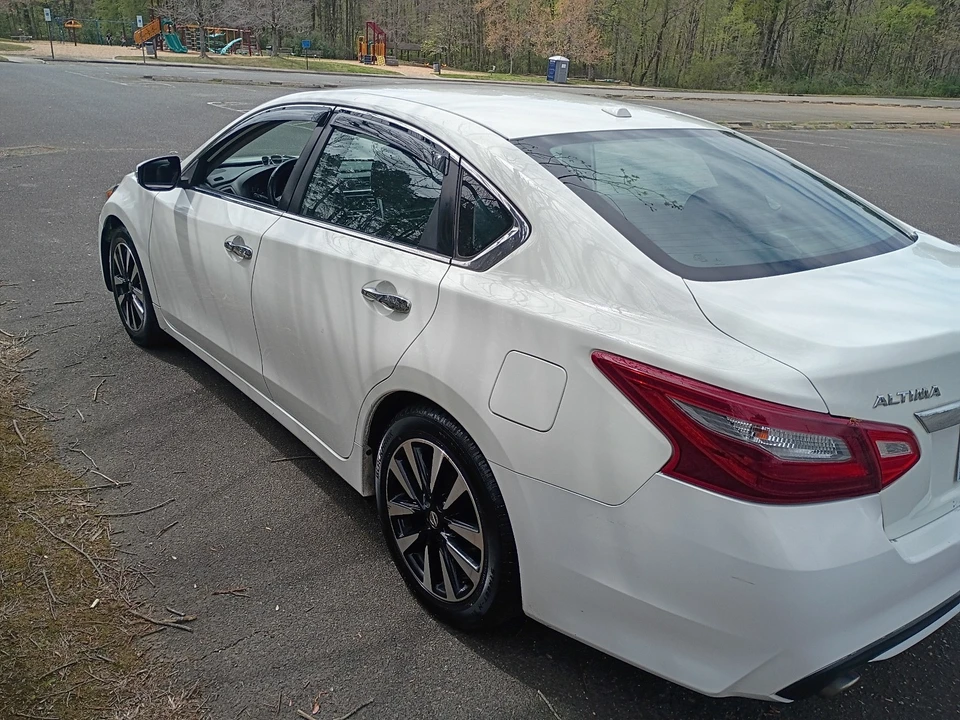 2018 Nissan Altima 5th Gen - Image 2 of 11