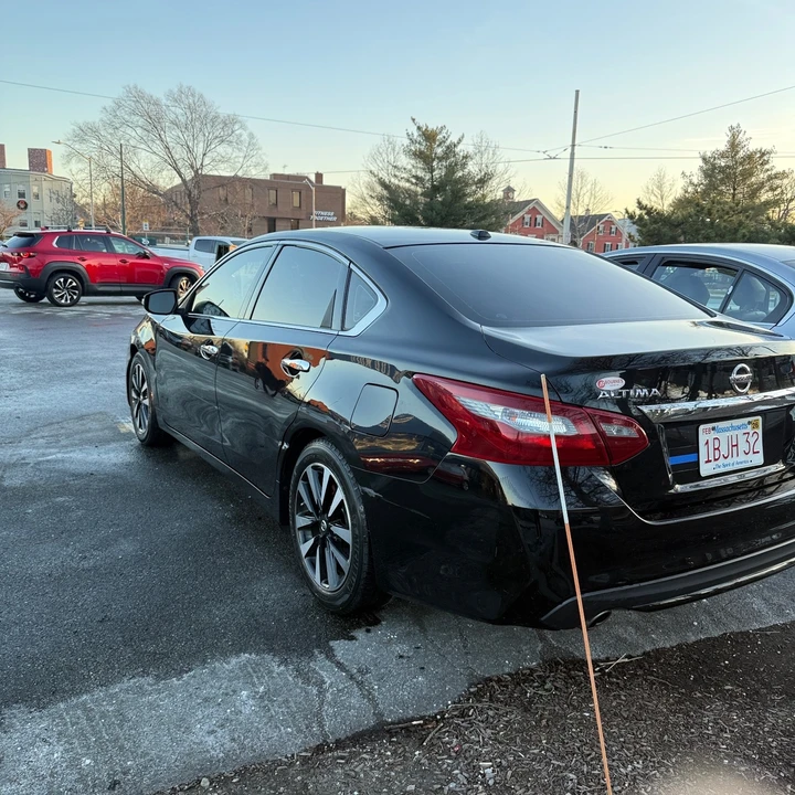 2018 Nissan Altima 5th Gen - Image 2 of 10