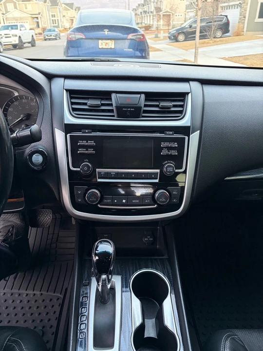 2018 Nissan Altima 5th Gen - Image 14 of 21