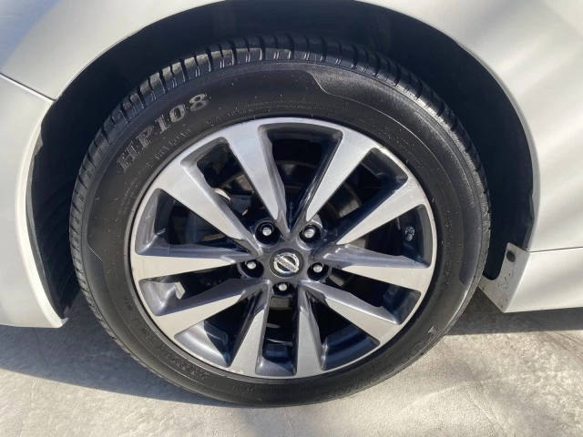 2018 Nissan Altima 5th Gen - Image 16 of 21