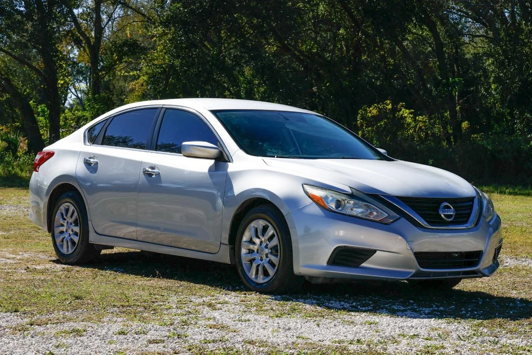 2018 Nissan Altima 5th Gen - Image 15 of 21