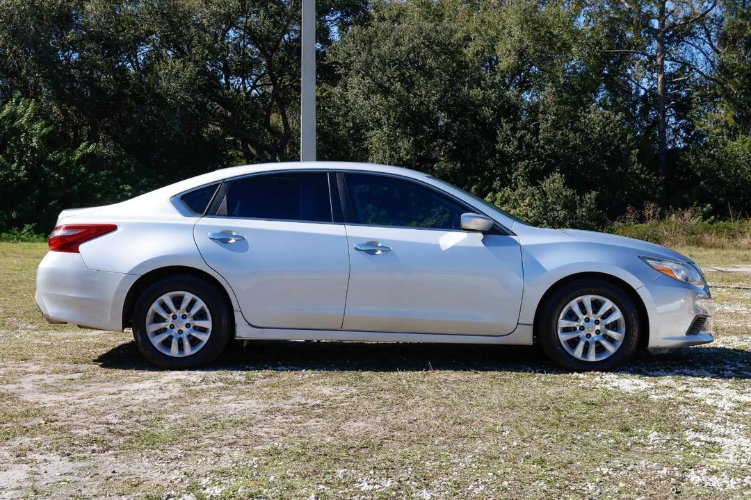 2018 Nissan Altima 5th Gen - Image 13 of 21