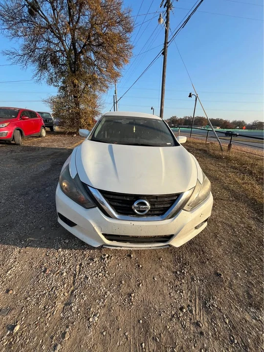 2018 Nissan Altima 5th Gen - Image 2 of 3