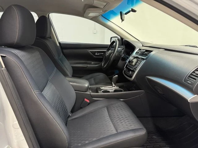 2018 Nissan Altima 5th Gen - Image 12 of 31
