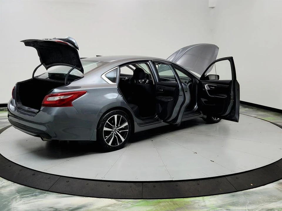 2018 Nissan Altima 5th Gen - Image 11 of 21