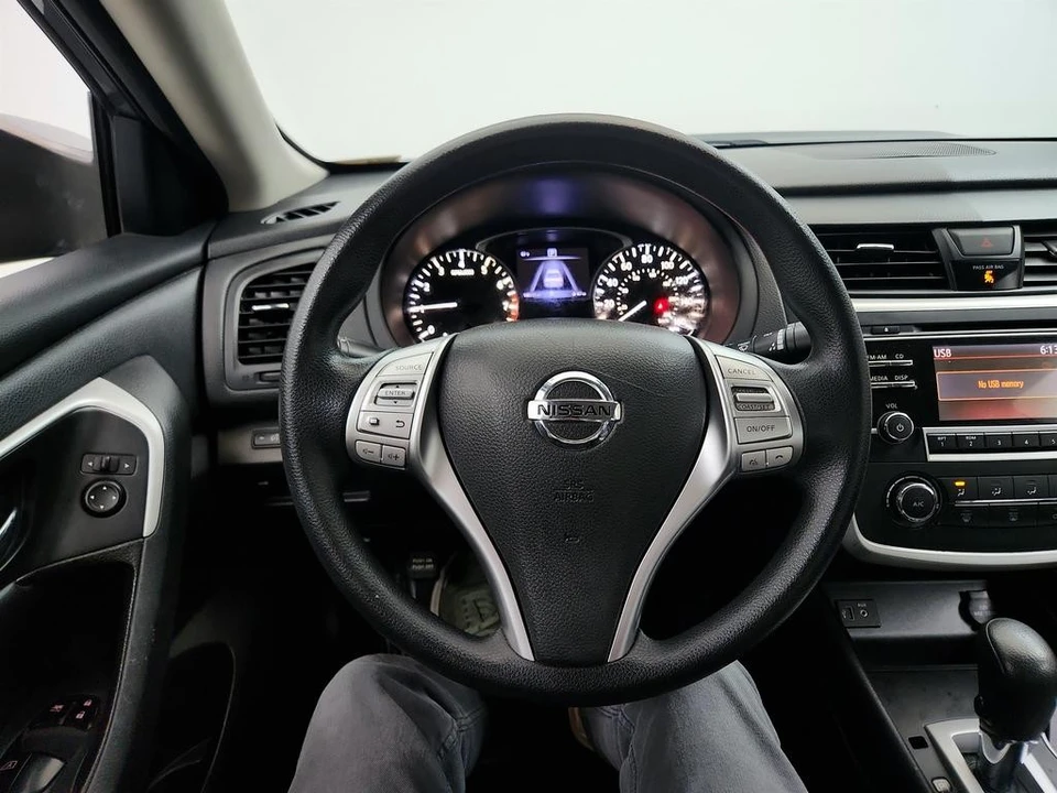 2018 Nissan Altima 5th Gen - Image 16 of 21