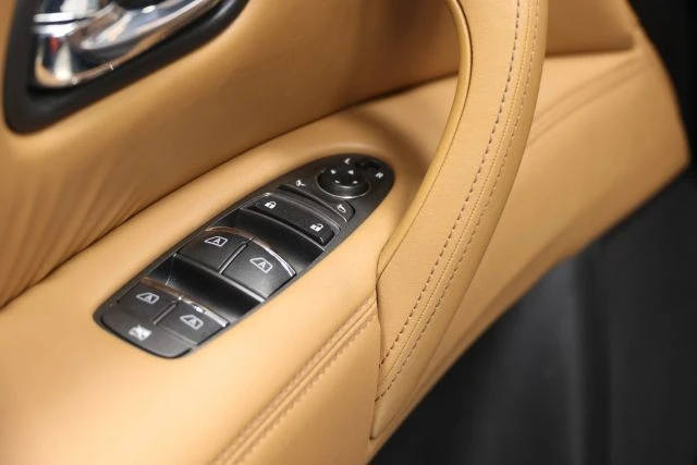 2018 Nissan Armada - Image 11 of 12