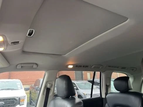 2018 Nissan Armada - Image 9 of 17
