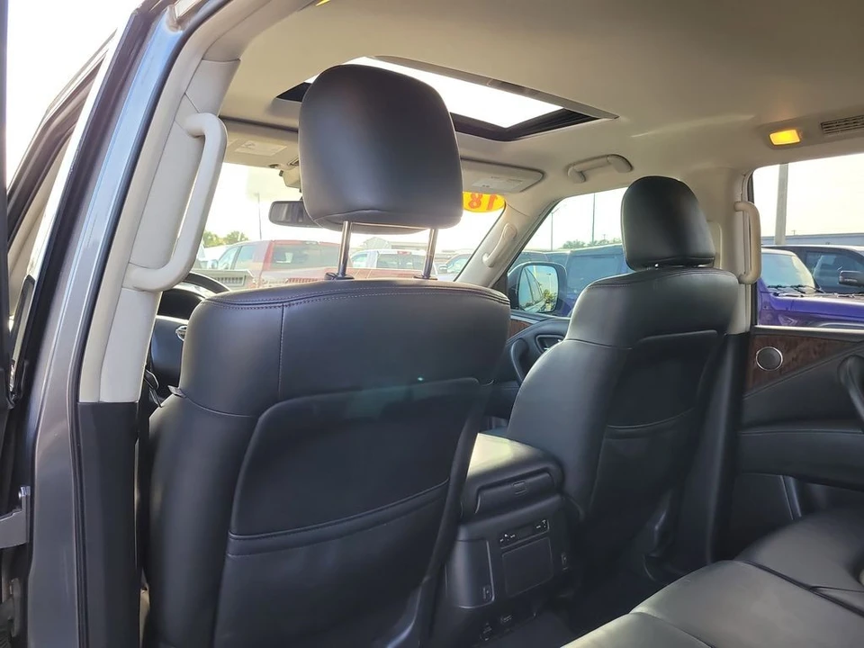 2018 Nissan Armada - Image 11 of 12