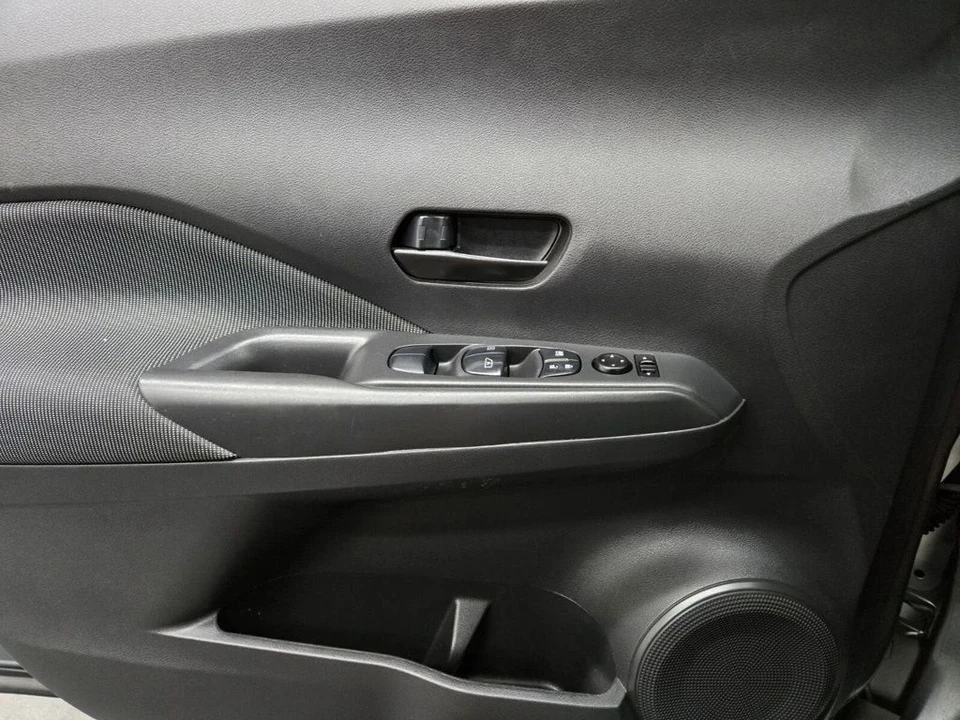 2018 Nissan Kicks - Image 13 of 20