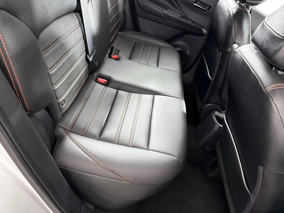 2018 Nissan Kicks - Image 21 of 24