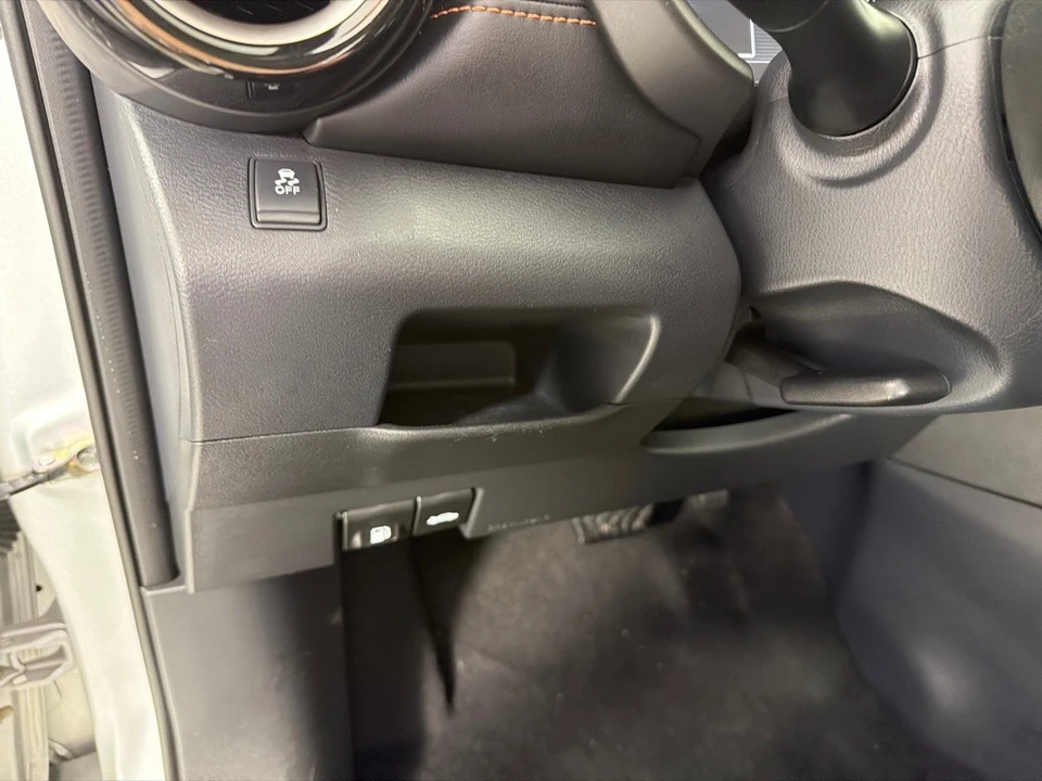 2018 Nissan Kicks - Image 13 of 24