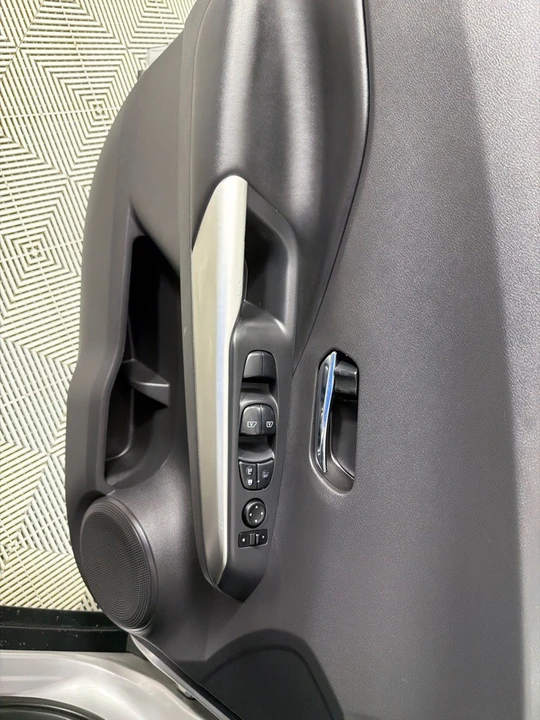 2018 Nissan Kicks - Image 11 of 24