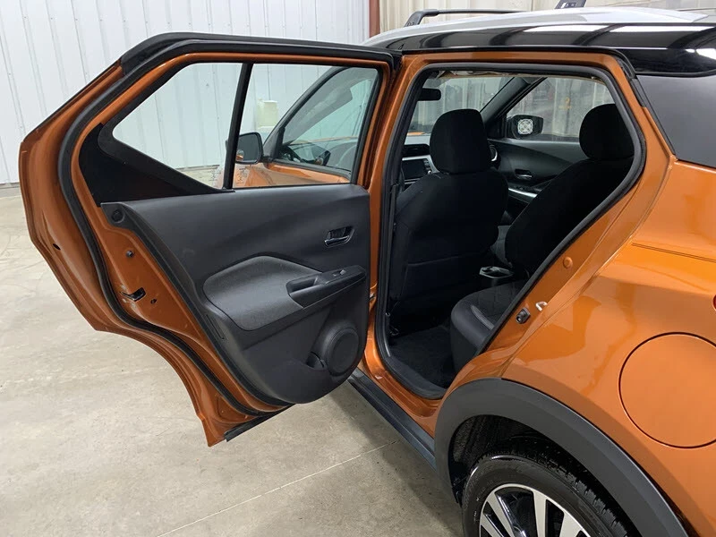 2018 Nissan Kicks - Image 11 of 21