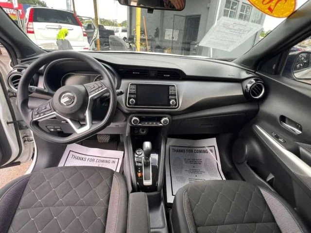 2018 Nissan Kicks - Image 15 of 19