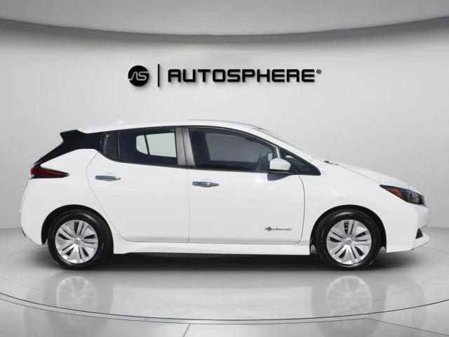 2018 Nissan Leaf - Image 11 of 21