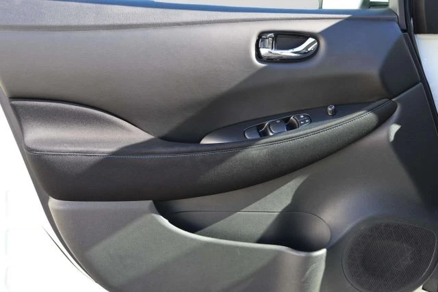 2018 Nissan Leaf - Image 14 of 21