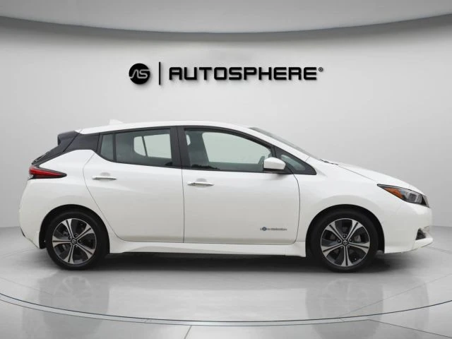 2018 Nissan Leaf - Image 11 of 21
