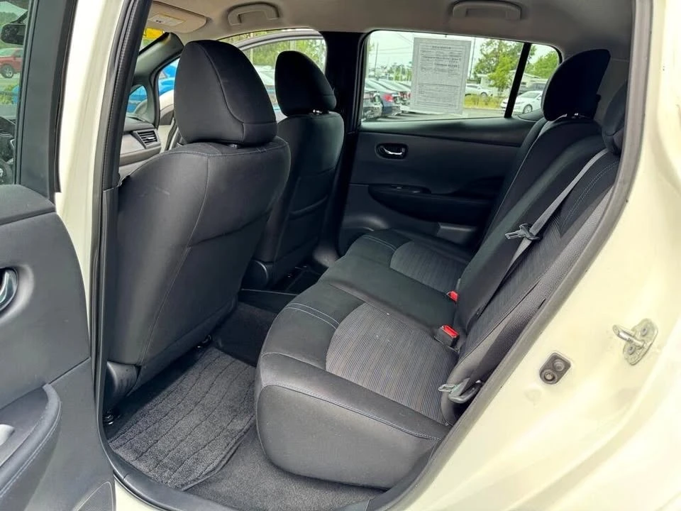 2018 Nissan Leaf - Image 8 of 13