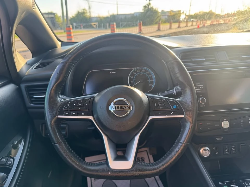 2018 Nissan Leaf - Image 9 of 19