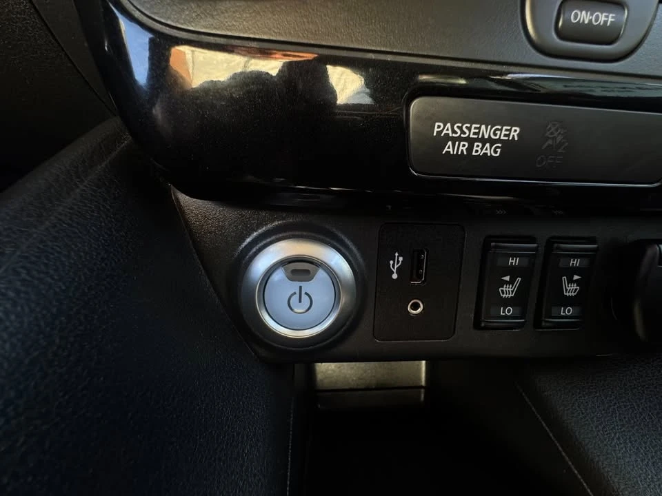 2018 Nissan Leaf - Image 17 of 19