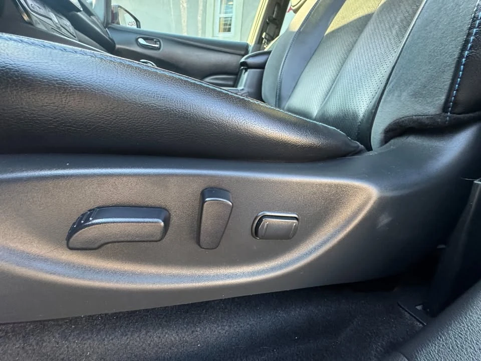 2018 Nissan Leaf - Image 12 of 19