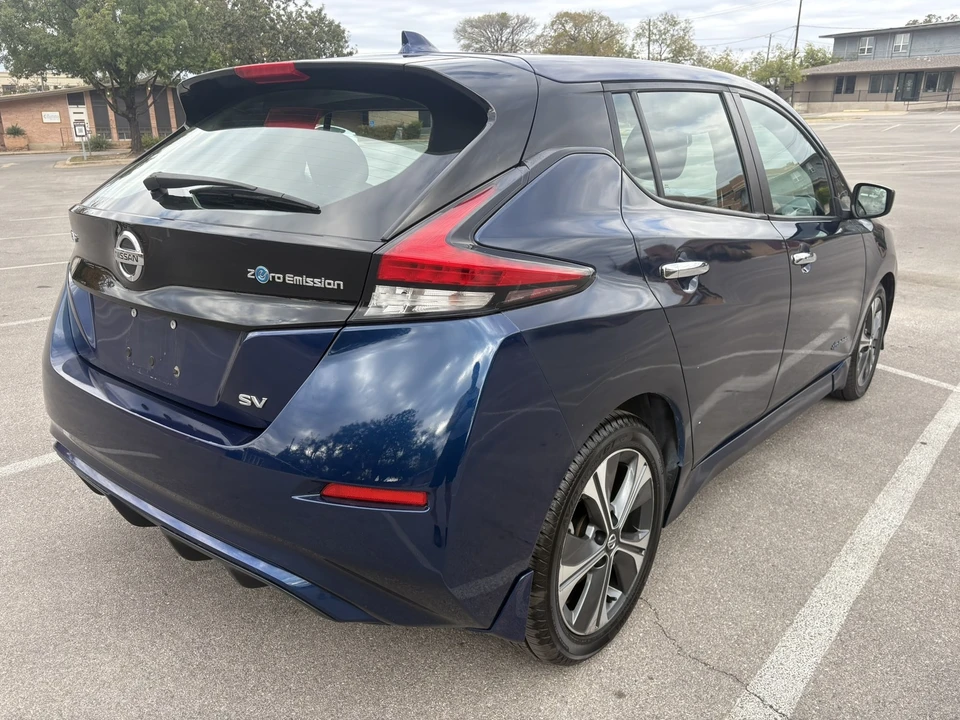 2018 Nissan Leaf - Image 10 of 21