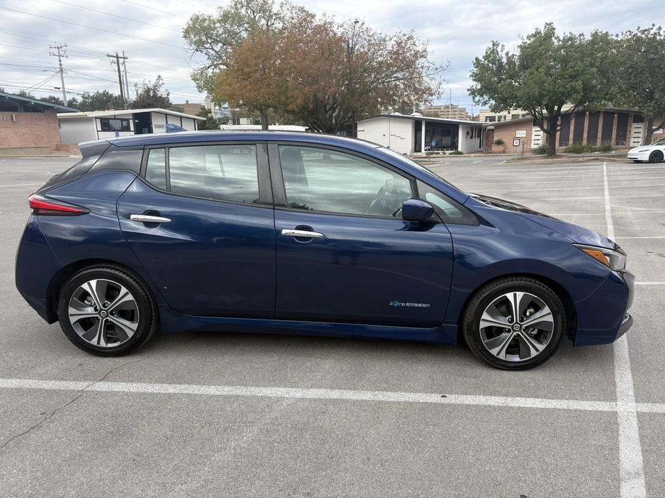 2018 Nissan Leaf - Image 11 of 21