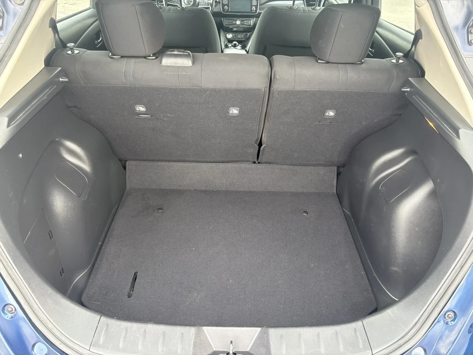 2018 Nissan Leaf - Image 14 of 21