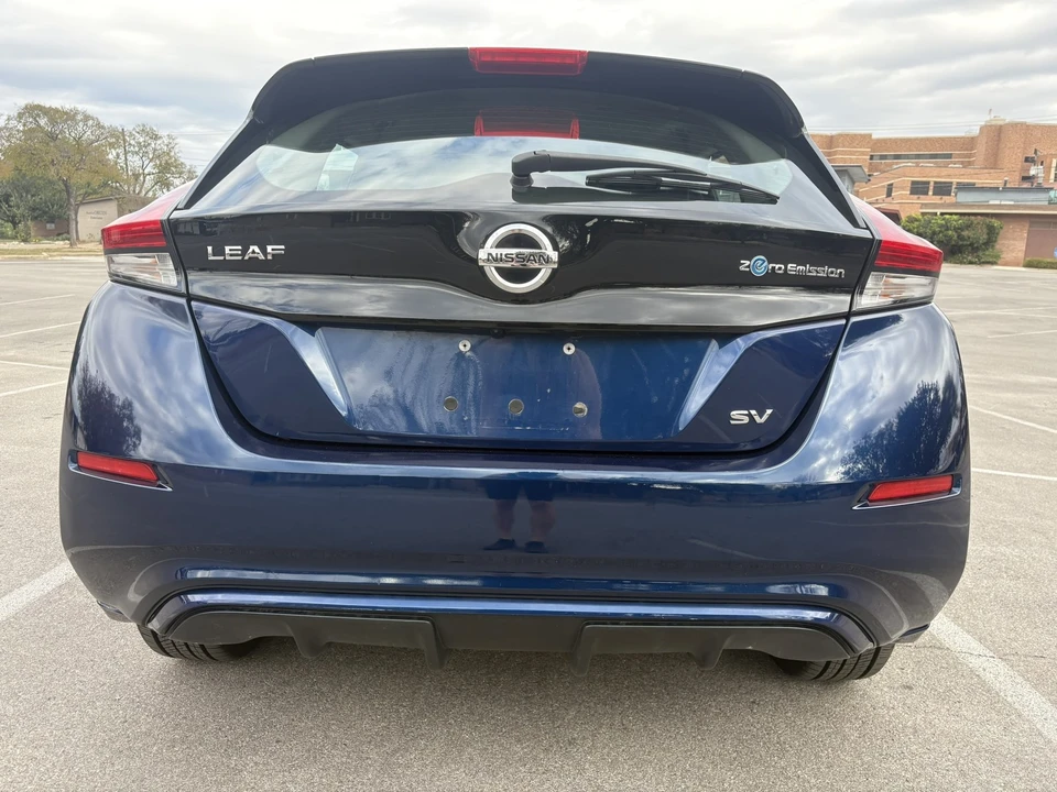 2018 Nissan Leaf - Image 8 of 21