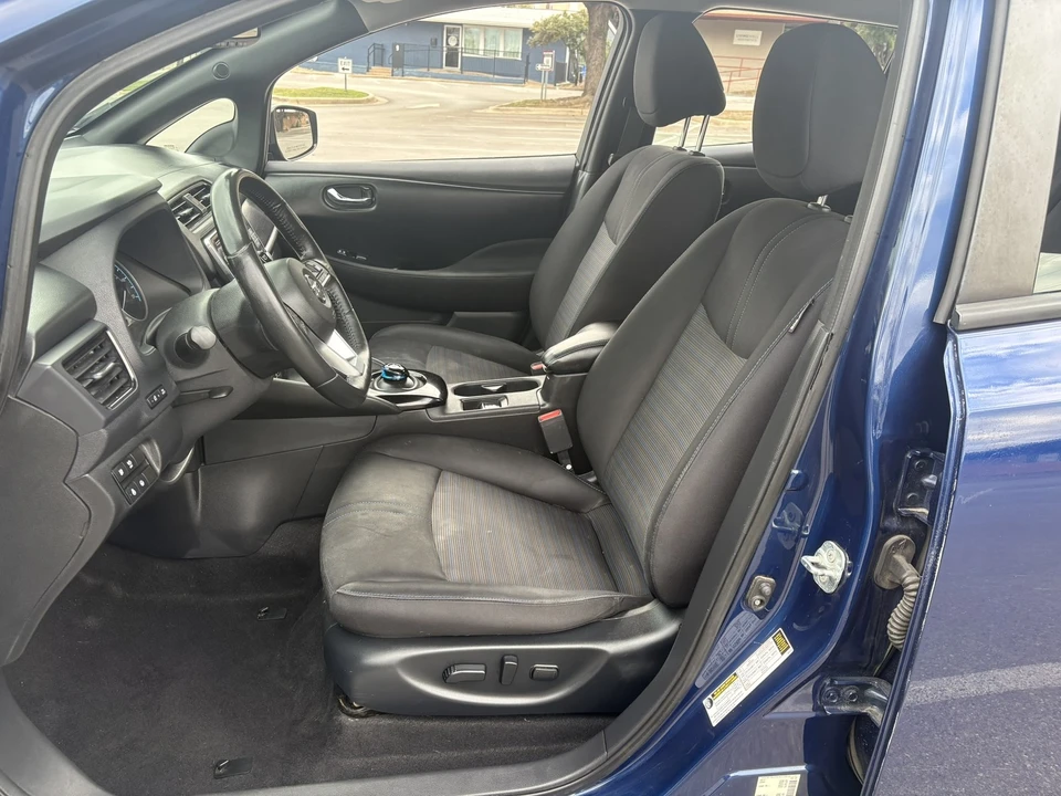 2018 Nissan Leaf - Image 15 of 21