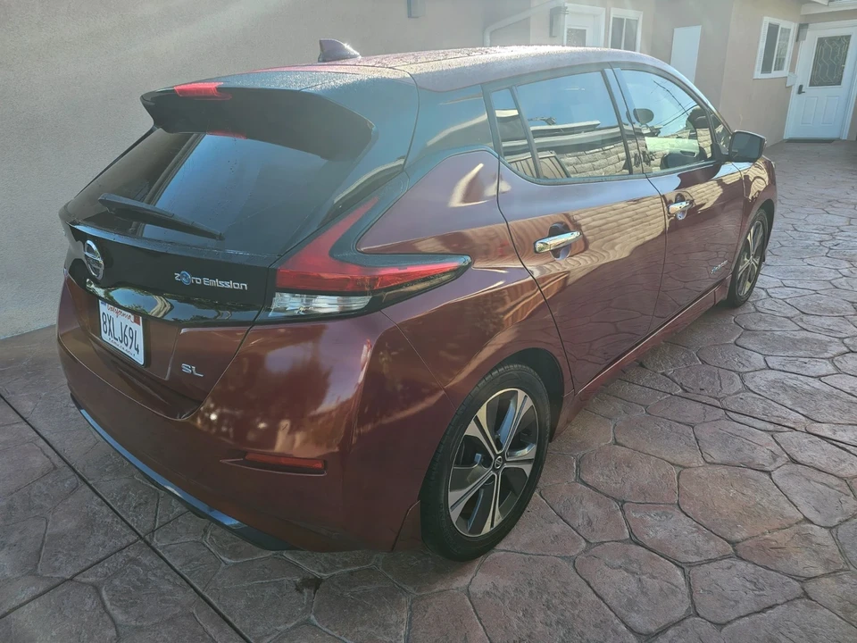 2018 Nissan Leaf - Image 5 of 10