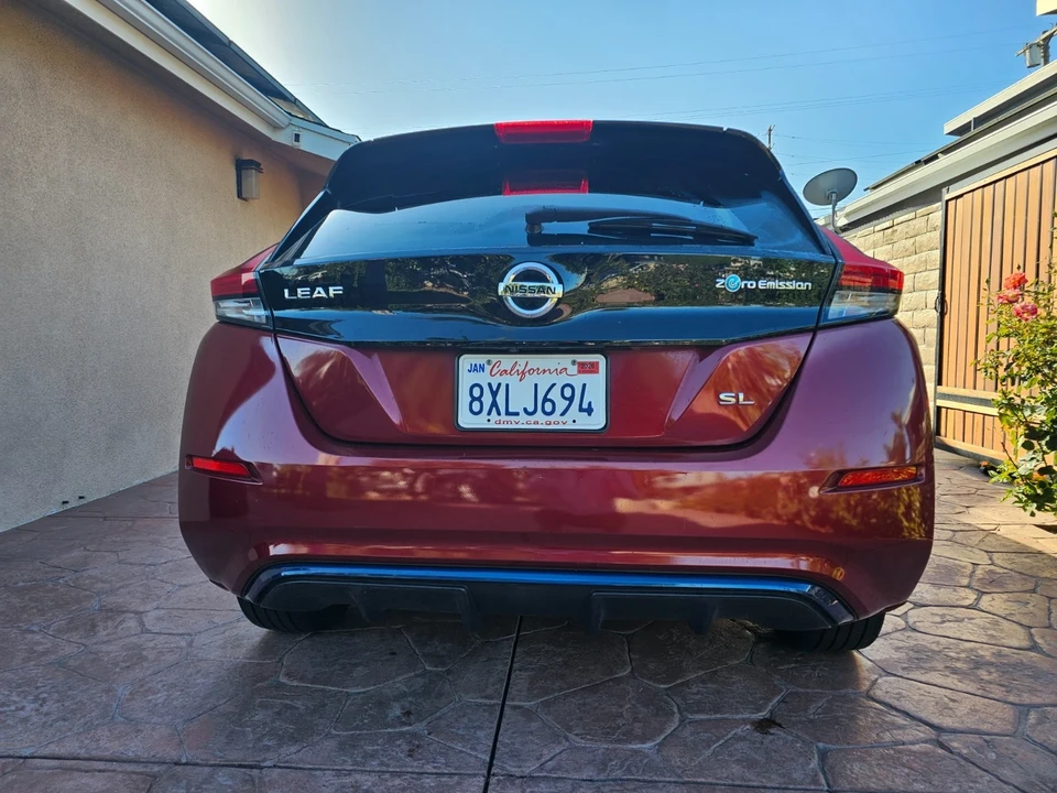 2018 Nissan Leaf - Image 2 of 10