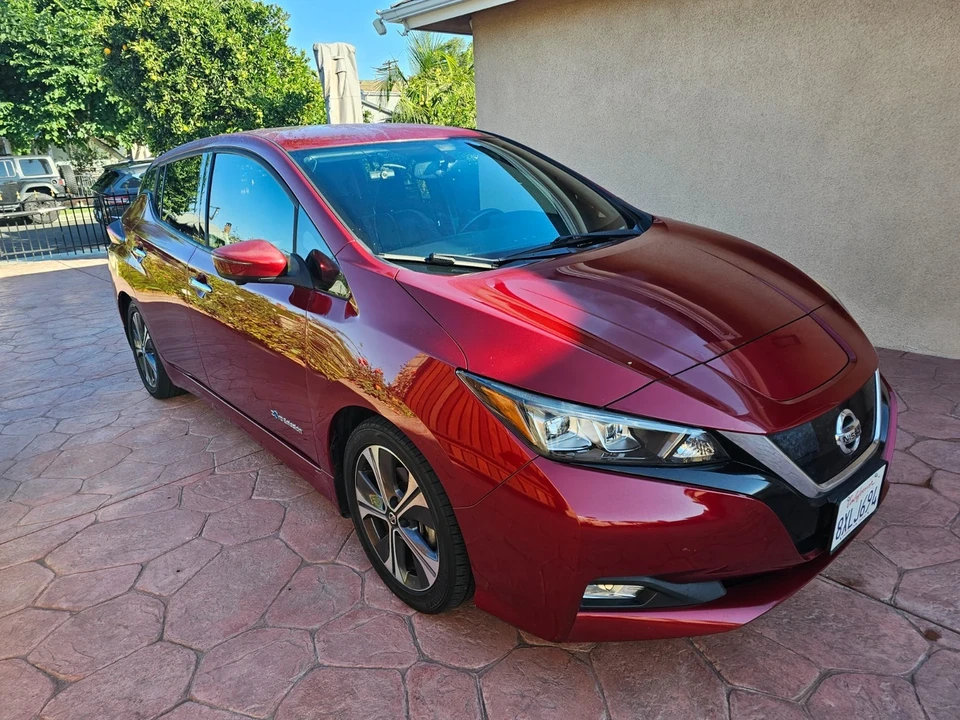 2018 Nissan Leaf - Image 4 of 10