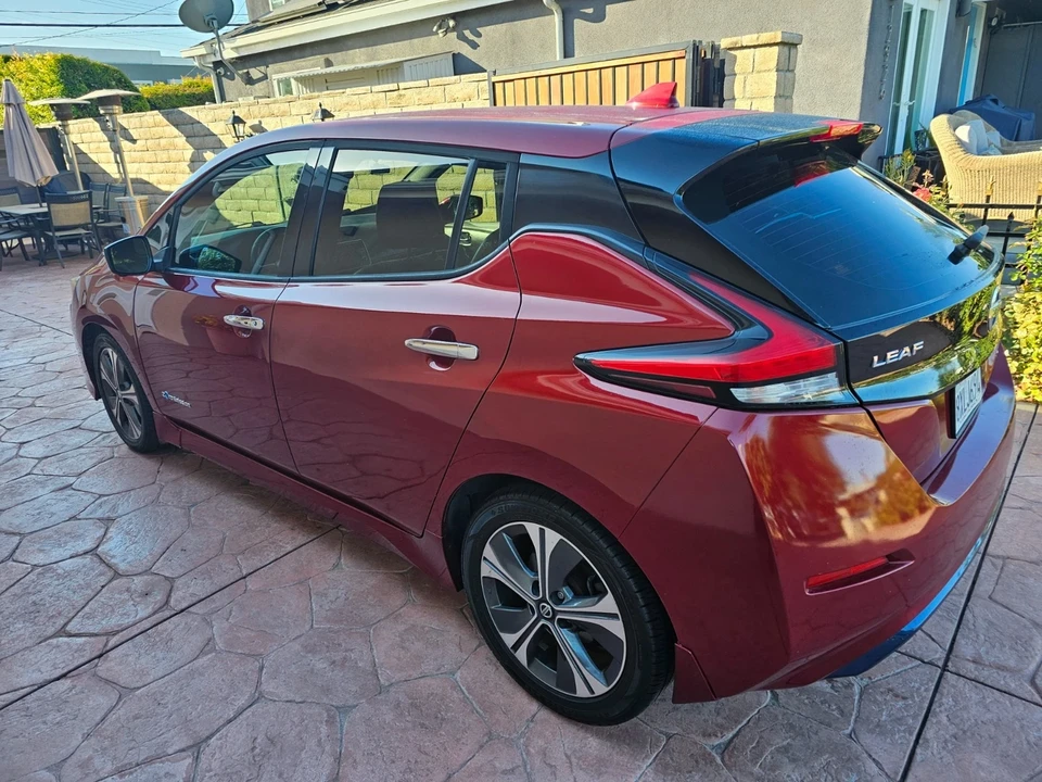 2018 Nissan Leaf - Image 3 of 10