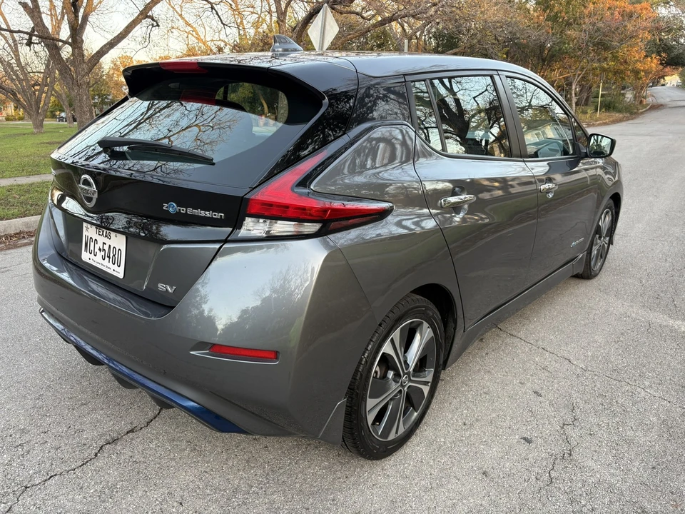 2018 Nissan Leaf - Image 7 of 21