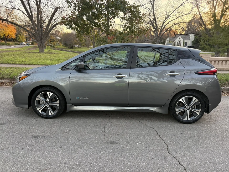 2018 Nissan Leaf - Image 4 of 21