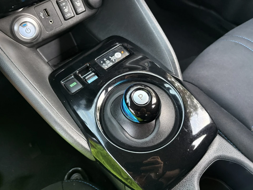 2018 Nissan Leaf - Image 18 of 21