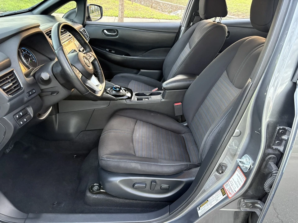 2018 Nissan Leaf - Image 11 of 21