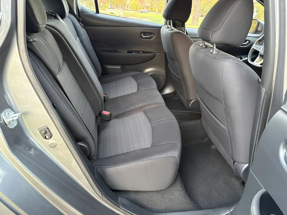 2018 Nissan Leaf - Image 14 of 21