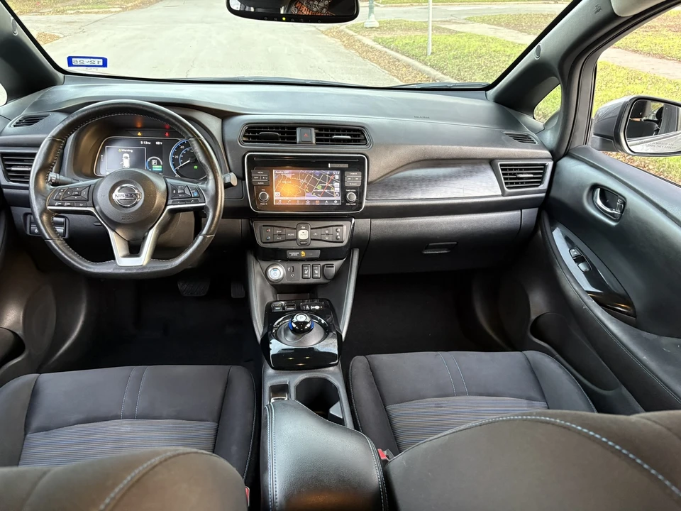 2018 Nissan Leaf - Image 16 of 21