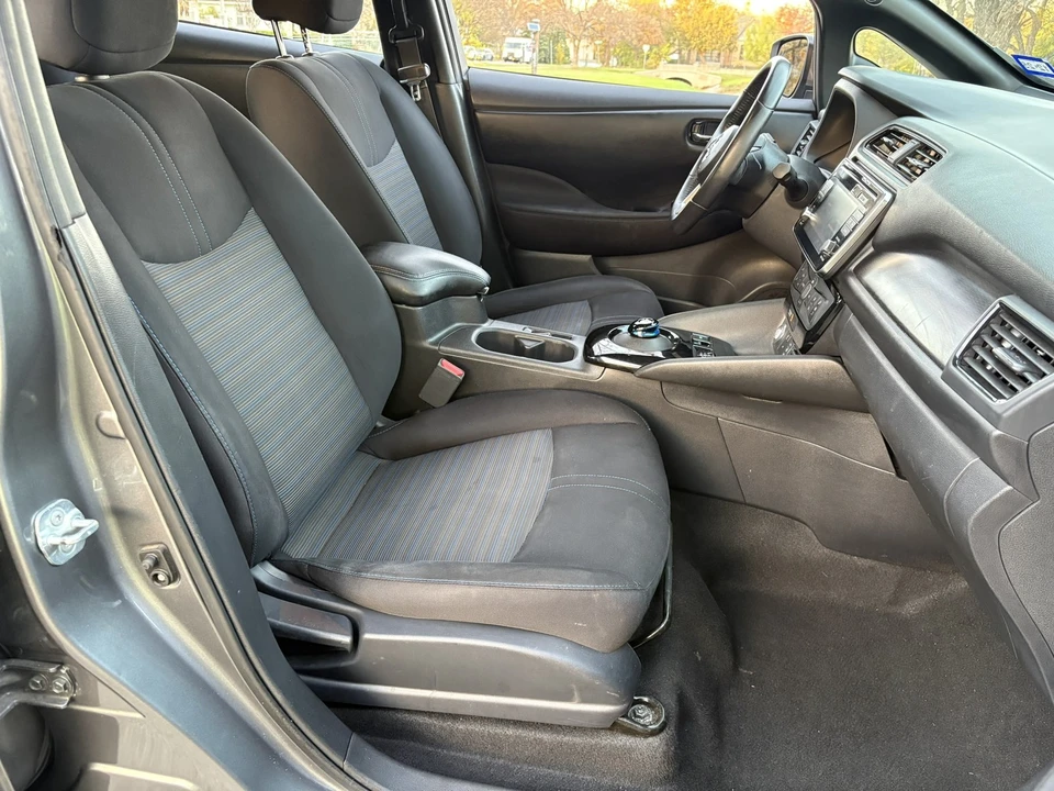 2018 Nissan Leaf - Image 13 of 21