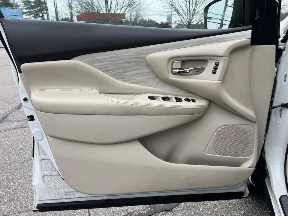2018 Nissan Murano 3rd Gen - Image 11 of 12
