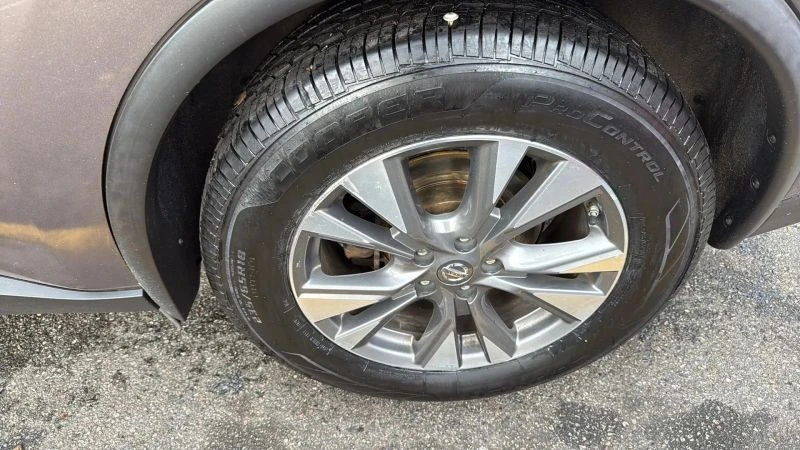 2018 Nissan Murano 3rd Gen - Image 9 of 12